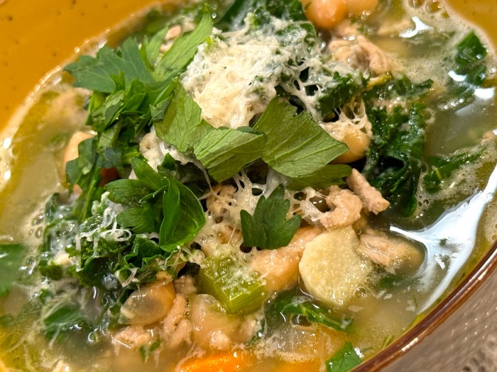 tuscan-white-bean-soup-recipes-bite-eat-repeat